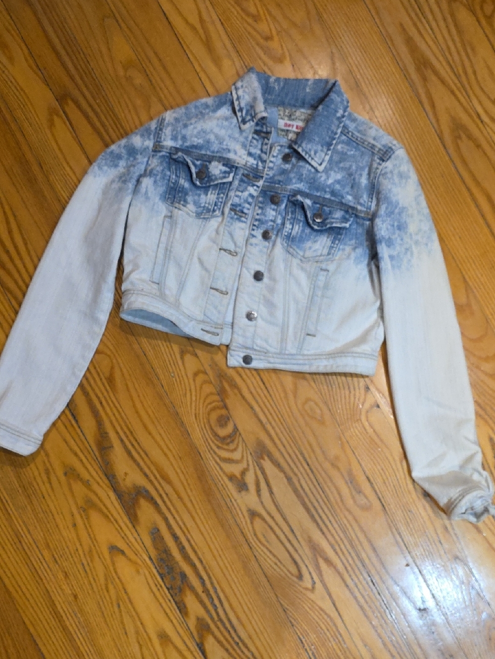 Hot Kiss Acid-Wash Cropped Denim Jacket in Blue and White